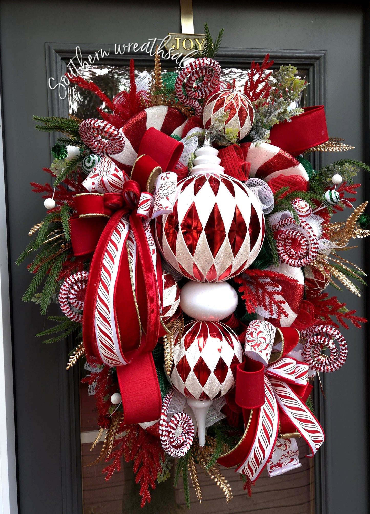 Deluxe Red & White Chrismas Finial Door Wreath