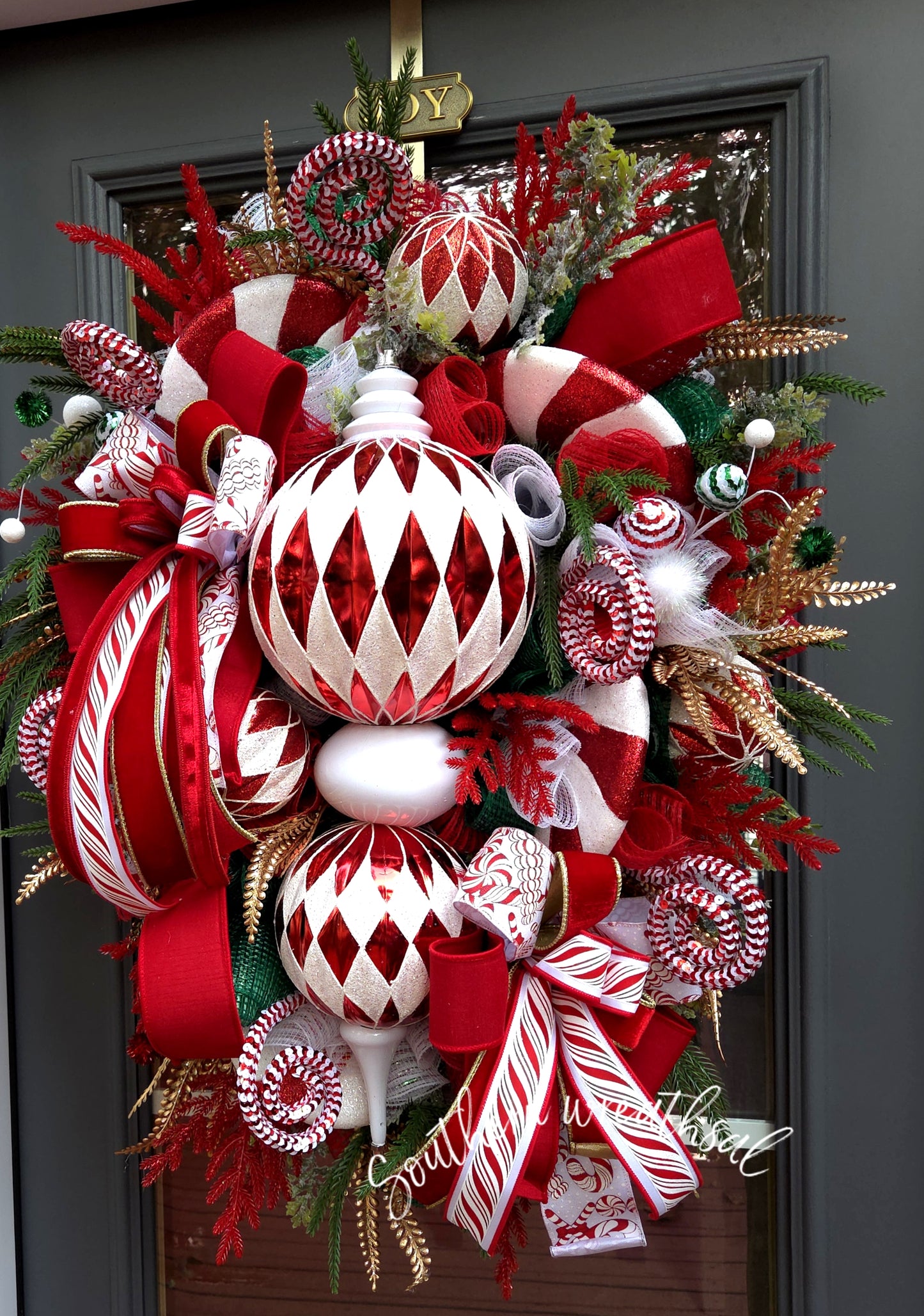 Deluxe Red & White Chrismas Finial Door Wreath