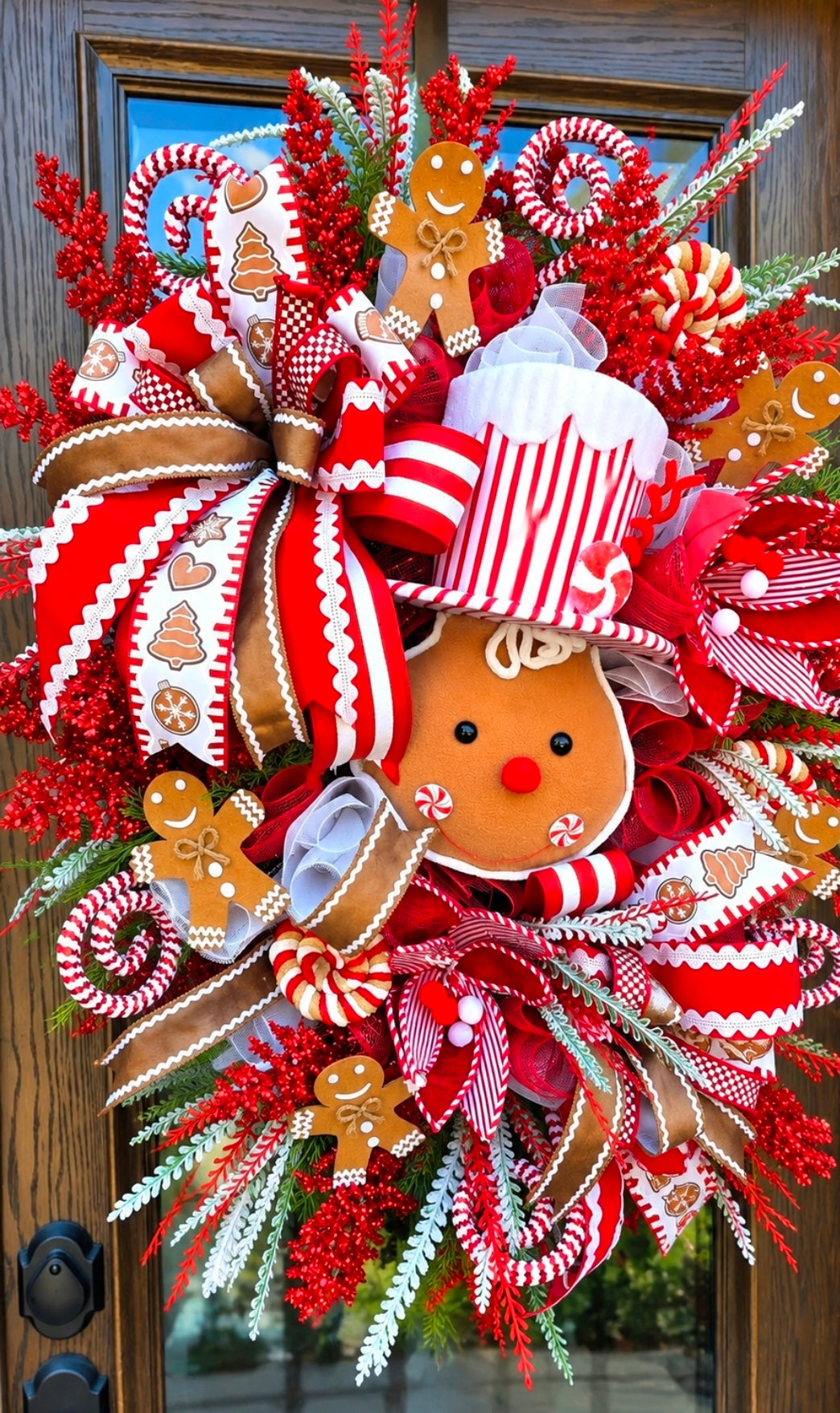 Christmas XL Gingerbread Man red and White Door Wreath